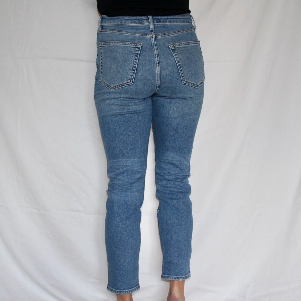 9” High Rise Mom Jeans - Picture 2 of 3